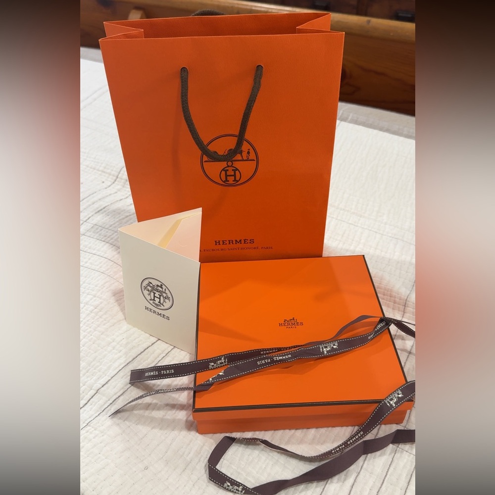 Hermes Gift Bag/Box/Ribbon and Receipt Folder